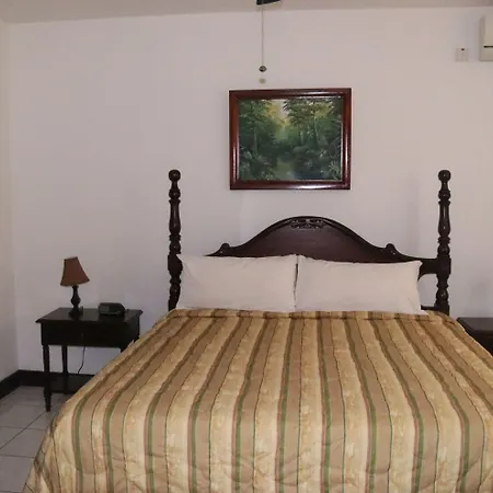 Pink Rock Inn Bed And Breakfast