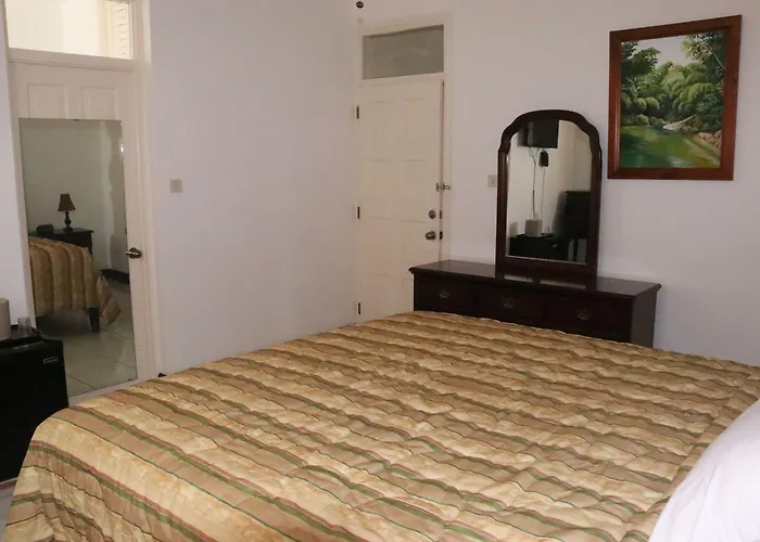 Hotel Pink Rock 2*