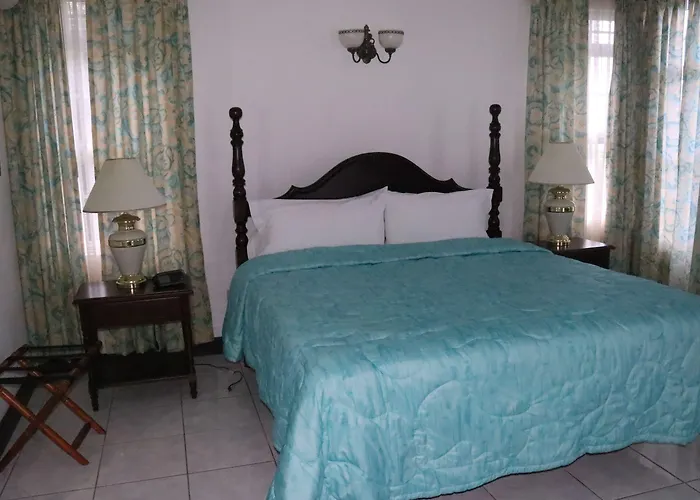 Hotel Pink Rock