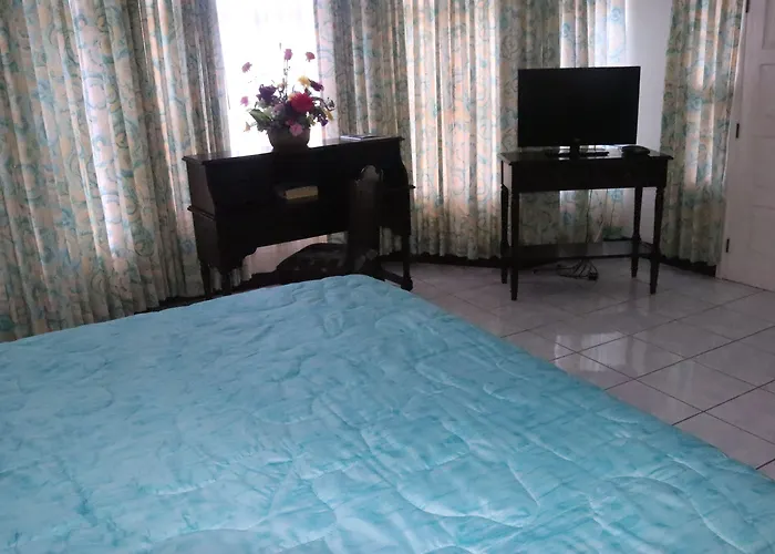 Hotel Pink Rock 2*