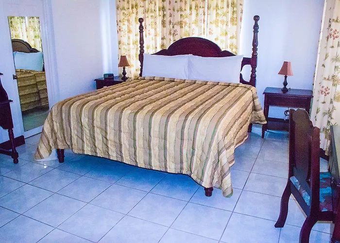 Hotel Pink Rock 2*