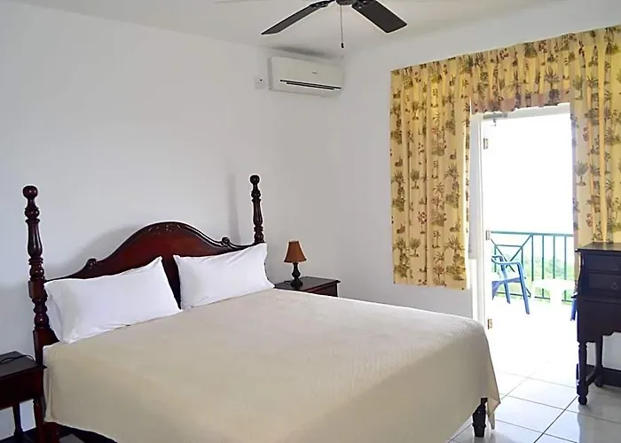 Pink Rock Hotel