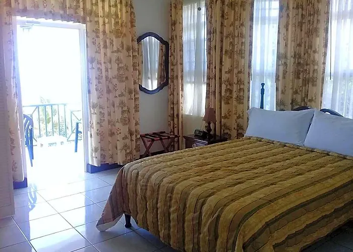 Hotel Pink Rock 2*